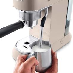 Рожковая кофеварка эспрессо DeLonghi EC 885 BG Фото 2