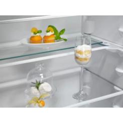 Холодильник Electrolux LNG7TE18S Фото 5