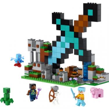 Конструктор LEGO Minecraft Форпост із мечем 427 деталей Фото 1